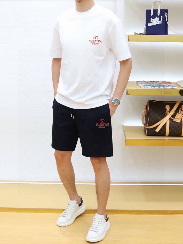 Valentino 2025 New Men's Short-Sleeve Shorts Set! Official Website Sales! High-E
