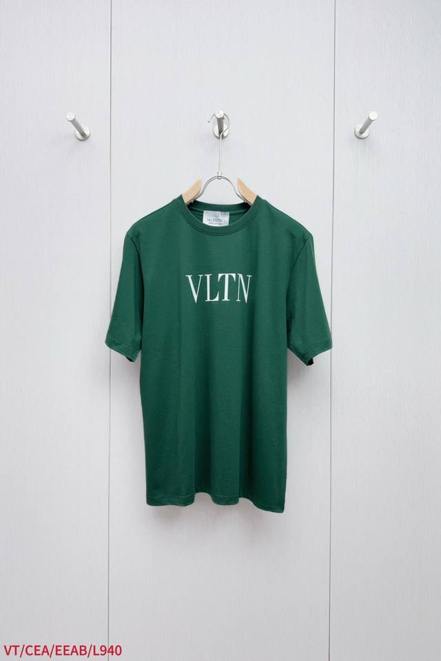 L940 Valentino Large Letter Print High-Weight Cotton Spring Green Short-Sleeve T