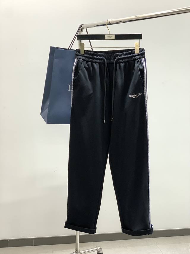 Dior, 2025 Spring New Arrival, Available In Stores Simultaneously, Minimalist An