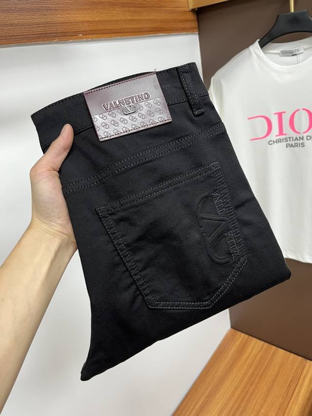 Valentino 2025 Summer New Arrival Denim Pants Effortlessly Stylish For Any Occas