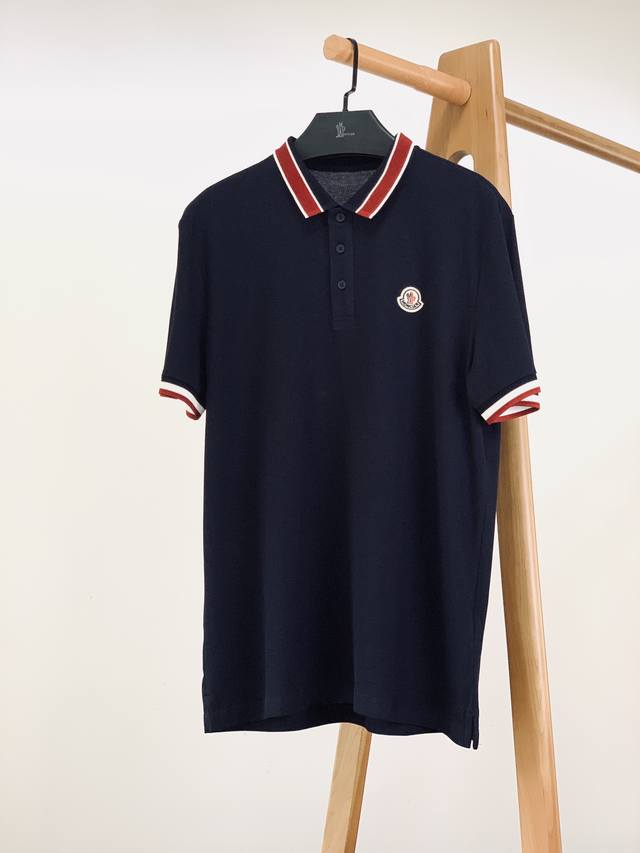 Moncler 2025Ss Spring/Summer New Arrival: A Short-Sleeve T-Shirt With A Turned-D