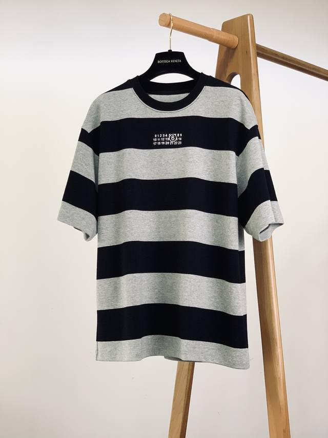 Miumiu Miu Miu 2025 Ss Spring/Summer New Arrival Retro Striped T-Shirt, Rare Fin