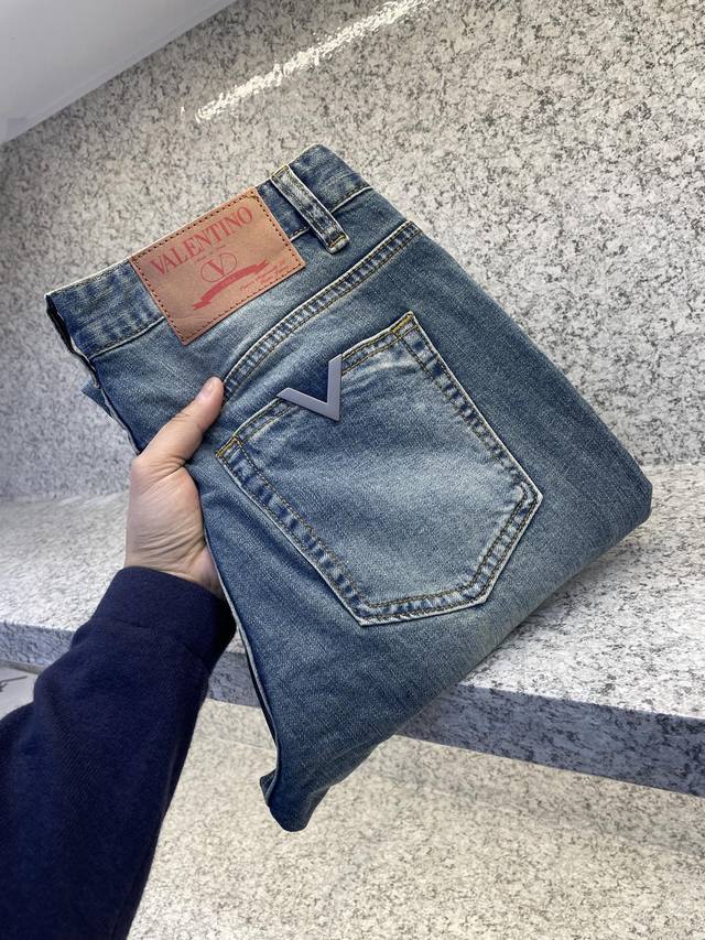 Vitn Valentino 25Ss Order-Flooding Denim Pants Spring/Summer Original V-Shaped H