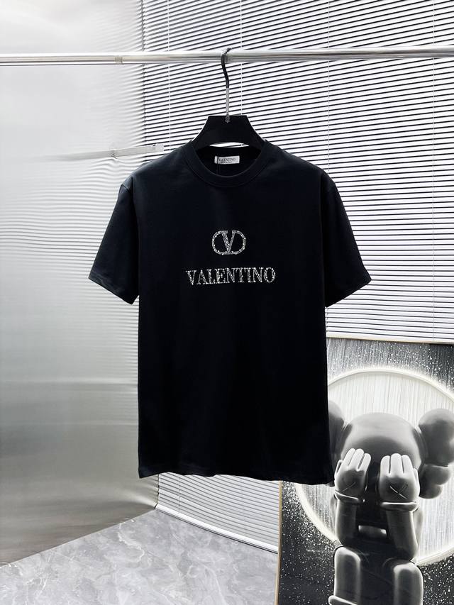 Valentino 2025 New Round Neck Short Sleeve T-Shirt, High-End Version! Custom-Mad