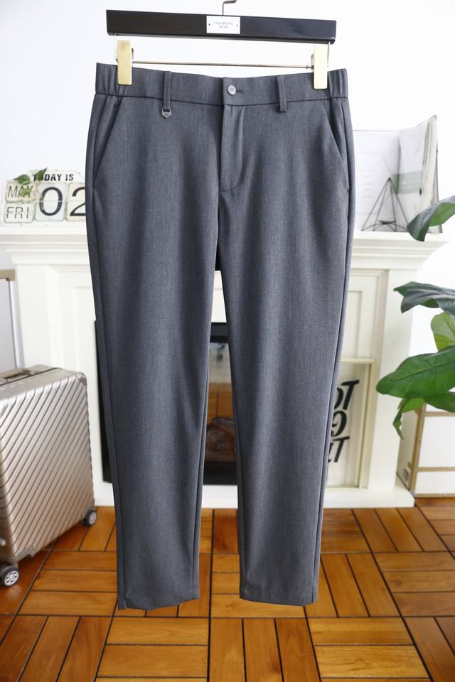 Valentino. 2025 Summer Fashion New Arrival Men's Casual Trousers! Made From Comf