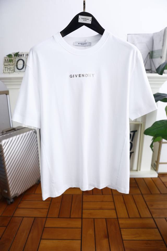 Givenchy. 2025 Summer New Arrival! Classic Loose-Fit Men's Short-Sleeve Fashion