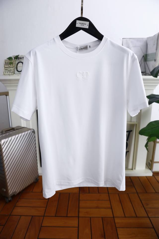 Dior. 2025 Summer New Arrival Men's Round Neck Short-Sleeve Shirt With A Luxurio