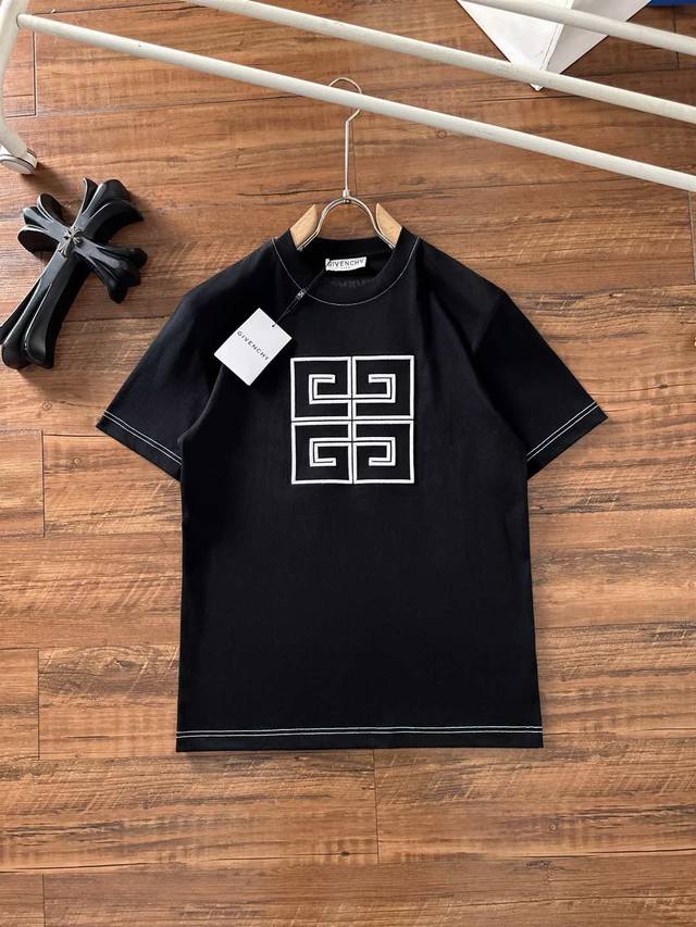 Givenchy 2025 Summer New Arrival Unisex Short-Sleeve T-Shirt! Custom-Made Exclus