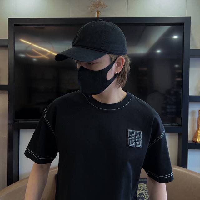 High-End Replica Givenchy Gvc 4G Embroidered Short-Sleeve Shirt In Black. Fabric