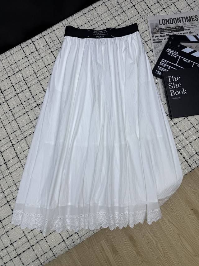 Mm6*25 New Arrival High-Waisted Long Skirt With Water-Soluble Flower Lace Hem A