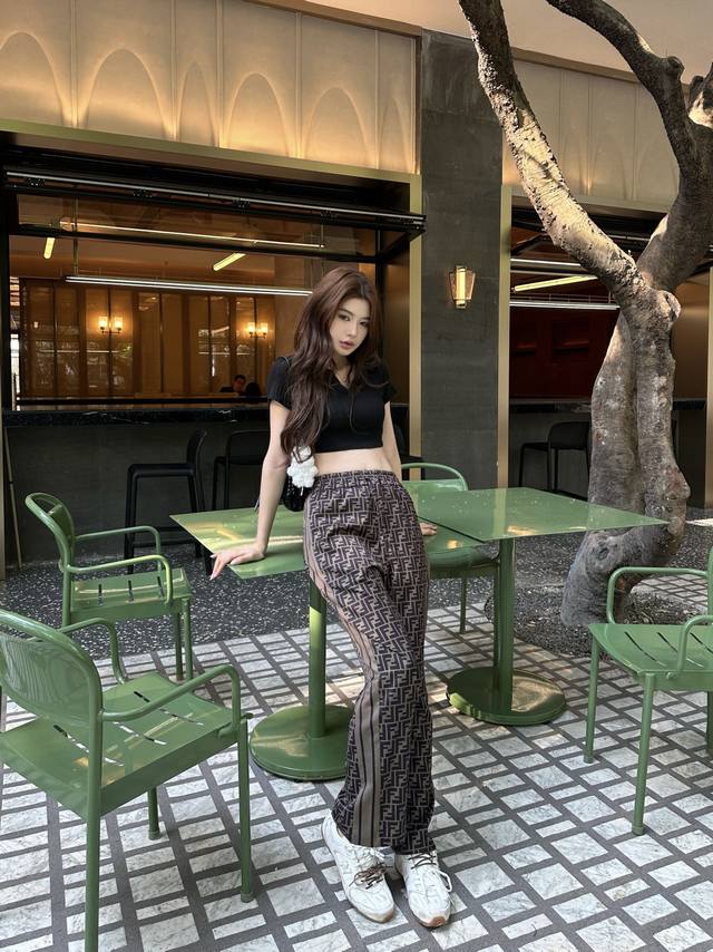 Style Number D25042914 Fend* New Arrival: All-Over Double Ff Letter Print With S