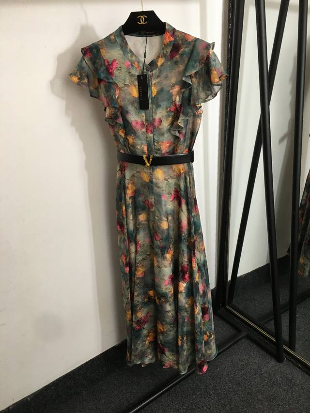 Style No. 20252463 Versac* New Arrival Ruffled Sleeve Elegant Gradient Print Tan