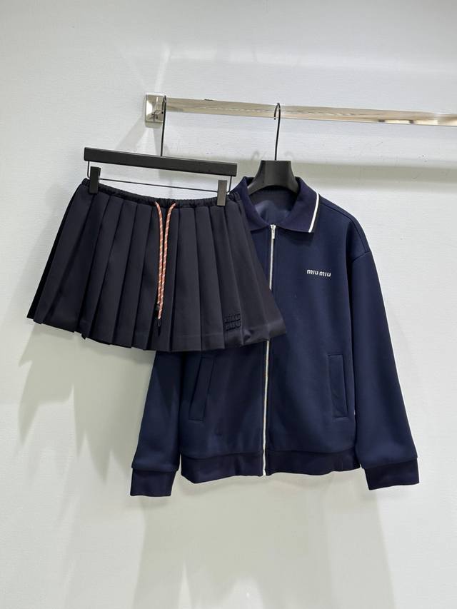 25Ss Spring/Summer New Arrivals! Navy Blue Jacket With Classic Stripe Color-Bloc