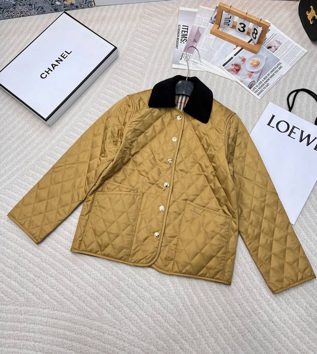 Burberry 25Ss New Golden Armor Classic Cotton Coat! A Sophisticated Color, This