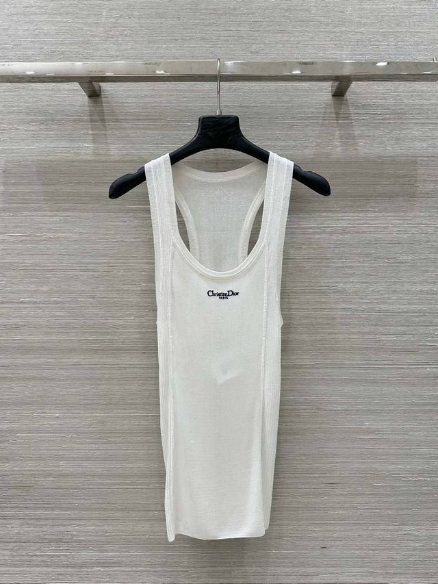Exclusive Debut, Original Quality. Missd Silk Knit Tank Top With A U-Neckline An