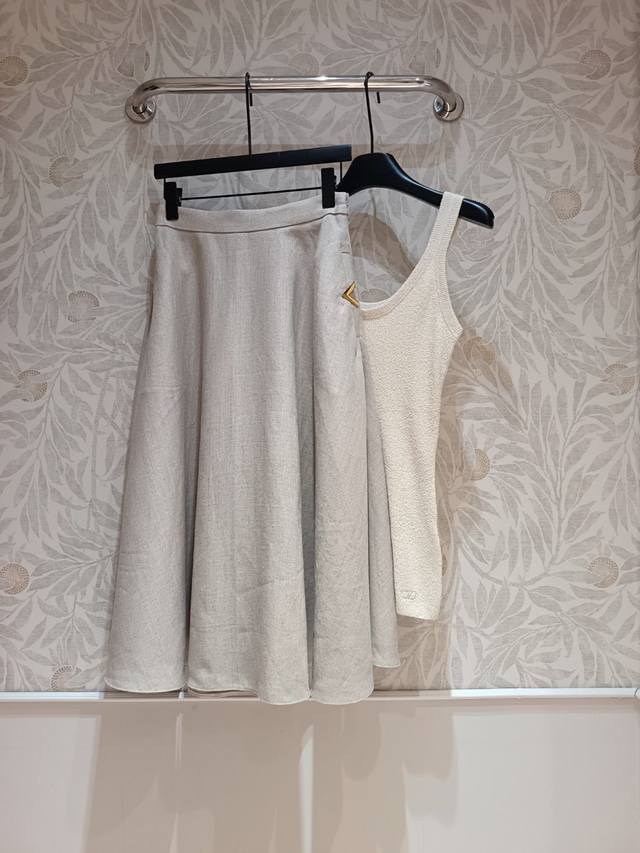 In Stock, Style Number 913P. A Linen Skirt With An Extra-Large Skirt Hem, Made F