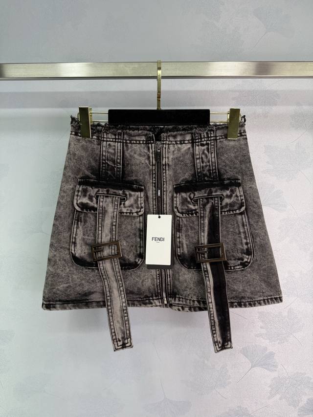 Fend* Early Spring New Arrival, Fashionable! Slim-Fitting Silhouette, Casual And