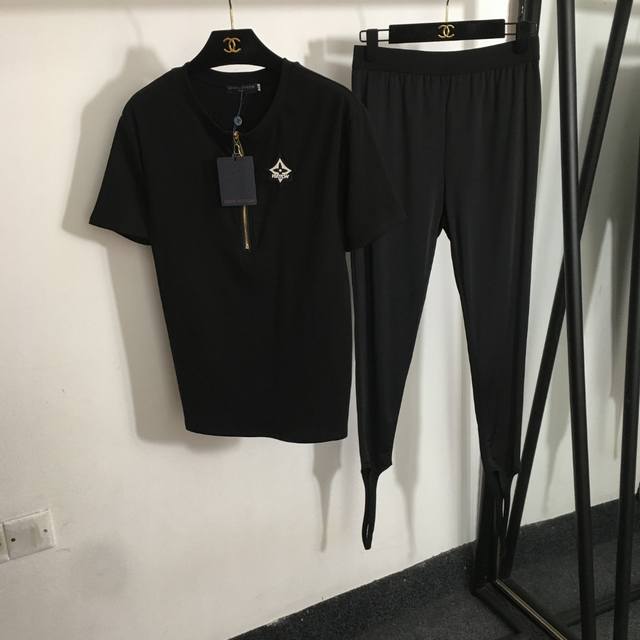 Style No. 20252684 Lv* New Yoga Sports Set, Logo-Printed Half-Zip Fitted Short-S