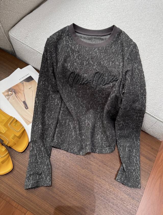 25-Spring/Summer Update - A Stunning Piece That Looks Amazing When Worn. Made Wi