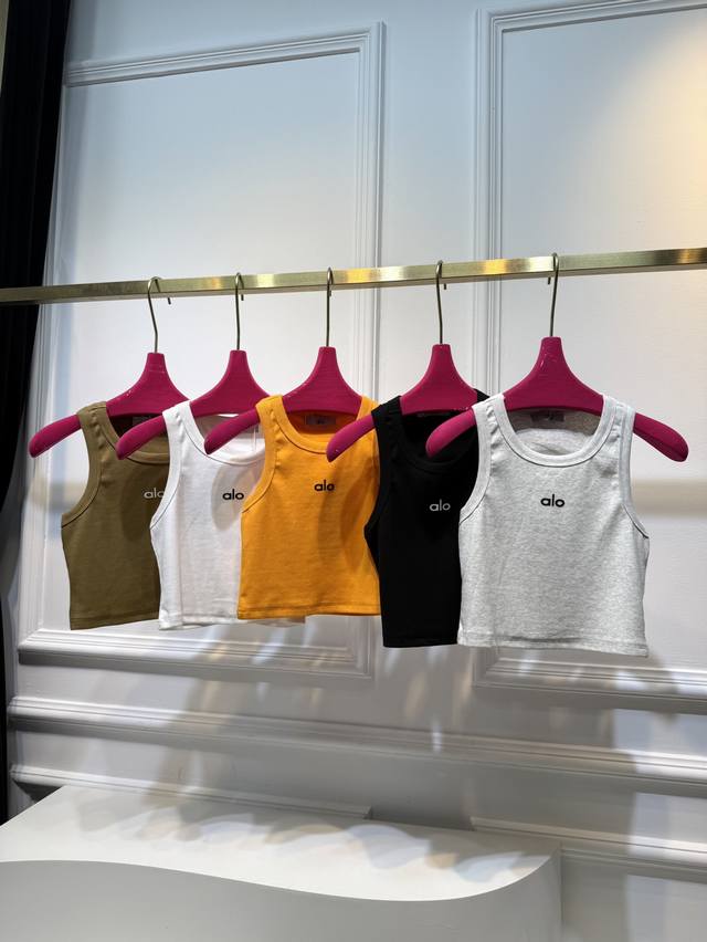 Alo Short Tank Top Yoga Sports Knit Ribbed Fitness Running Short Cropped Design