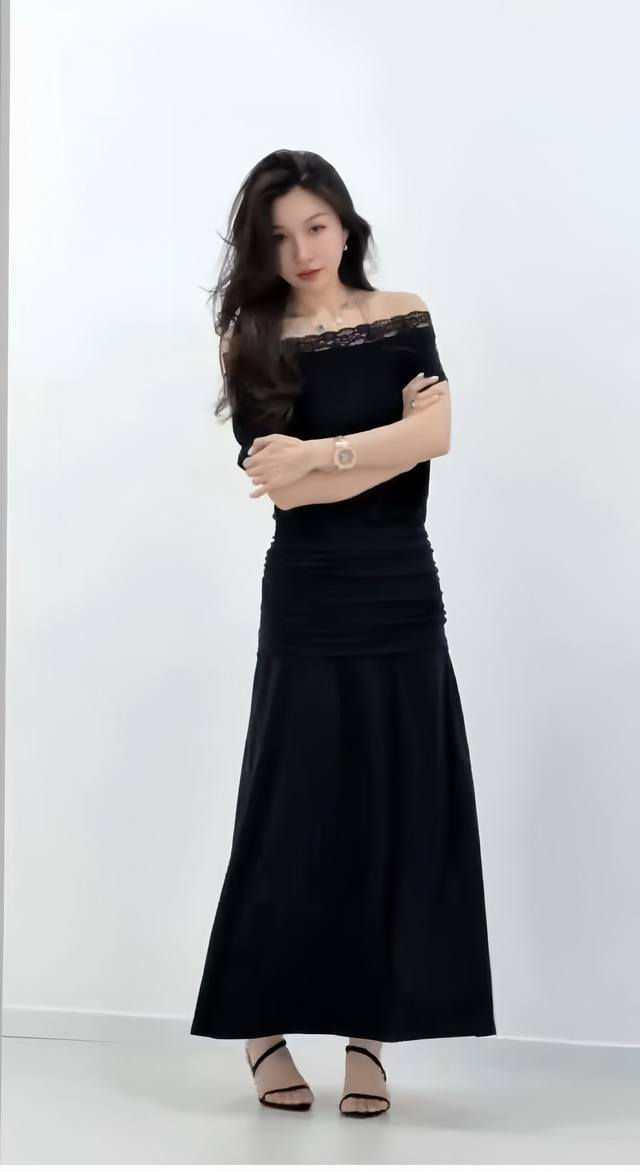 Hot-Selling Item! High-End Draped Lace-Trimmed Off-The-Shoulder Pleated Fitted D