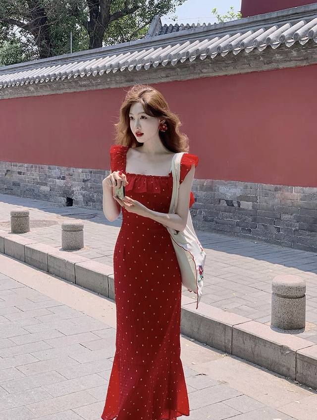 French-Inspired Sweet And Elegant Dress With A Square Neckline And Polka Dots. T