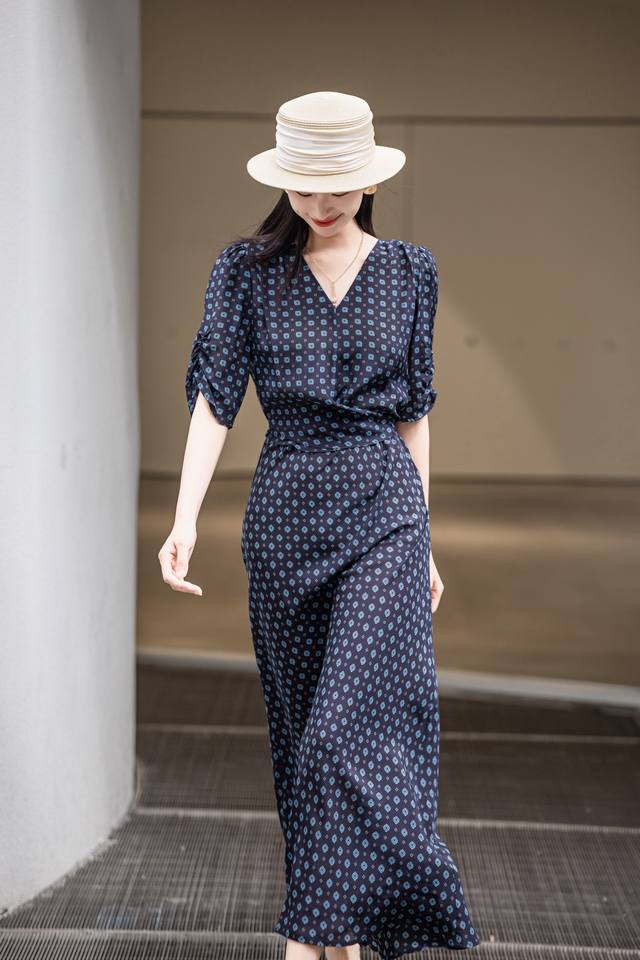 Exclusive Original New Arrival 100% Silk Twill Cut Wide Belt Dress, M Xxl