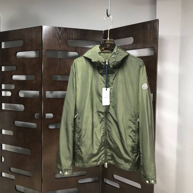 Qiu Moncler 2025 Spring/Summer New Men's And Women's Jacket, The Brand's Latest