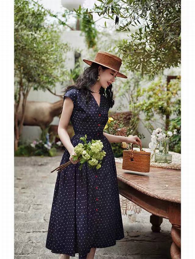French Retro V-Neck Classic Polka Dot Dress, Hepburn-Style High-Waisted A-Line S