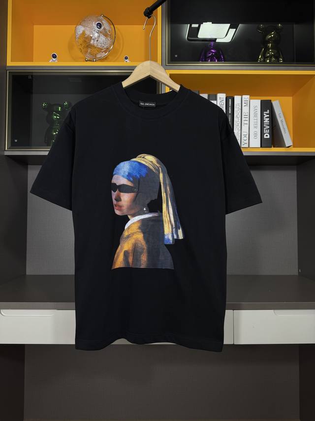 Balenciaga Paris 25Ss Character Portrait Back Album Print Short-Sleeve T-Shirt B