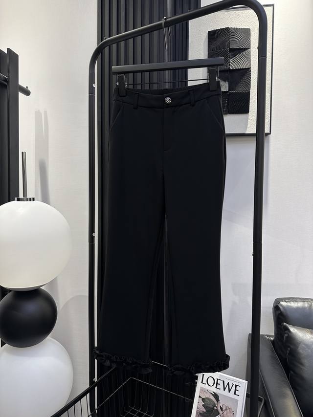 Chan* New-Arrival Cropped Pants With Floral Hem And Custom Chanel-Style Buttons.