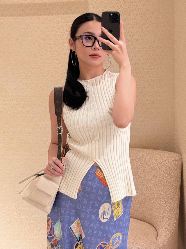 Louis Vuitton* 25Ss Spring/Summer New Arrival Flight Mode Series Split-Front Fit