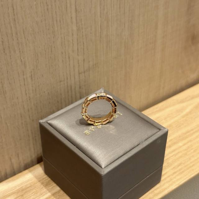 Bvlgari Serpenti Snake Finger Delicate And Enchanting Line Design Decorated With
