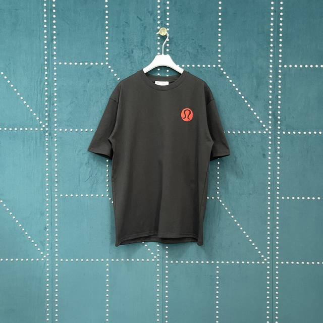 Lulu 25Ss Left Chest Red Logo Foam Print Short Sleeve T-Shirt Lu046 Light Luxury