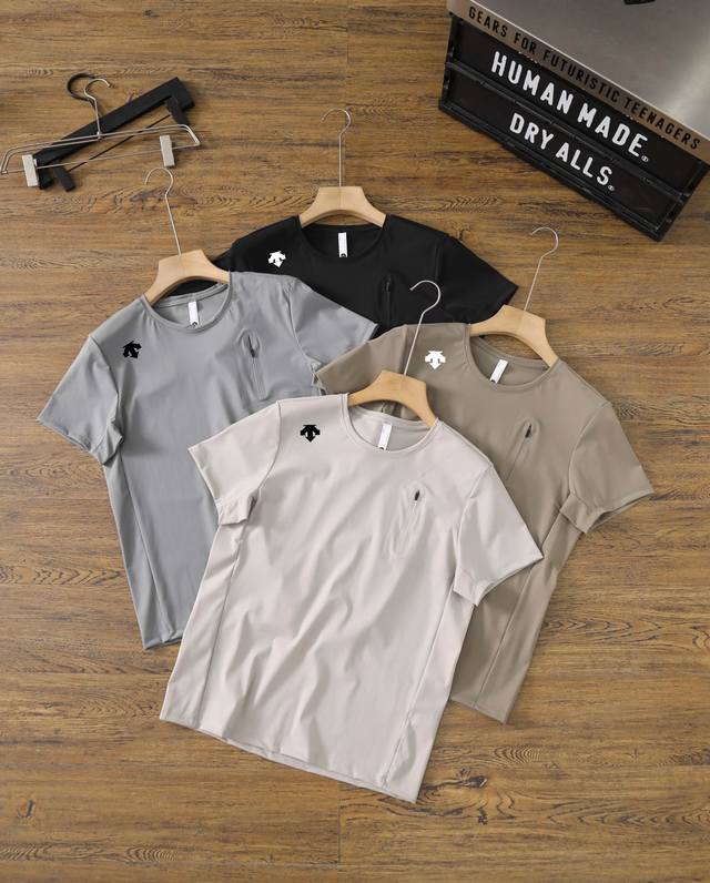 Descente Popular Ice Silk T-Shirt Item No. 8507 Men's Fabric 77% Nylon 23% Spand