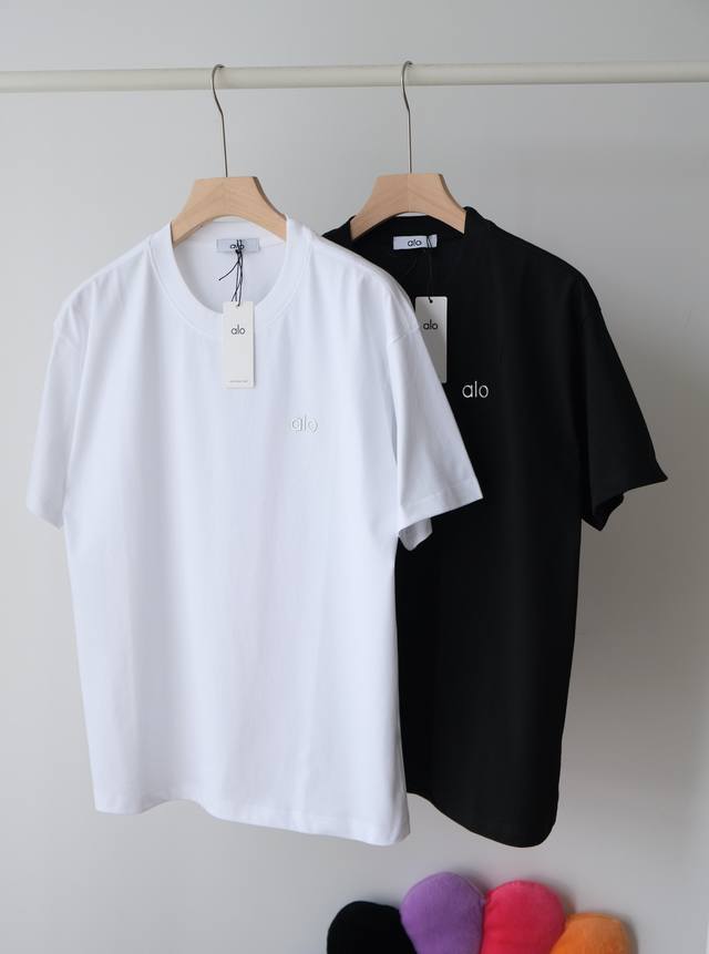 alo Three-Dimensional Silver Label Round Neck Short-Sleeved T-Shirt With High