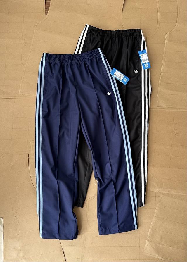 ad The Wide-Leg Pants With Nine-Head Proportions Are Fashionable . They Can B