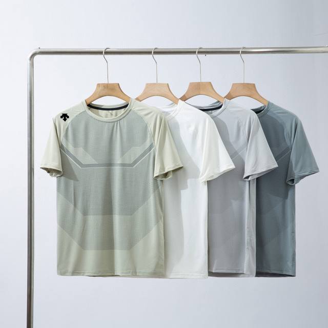Descente Four-Way Stretch Breathable Mesh Summer Short-Sleeved T-Shirt Outdoor H