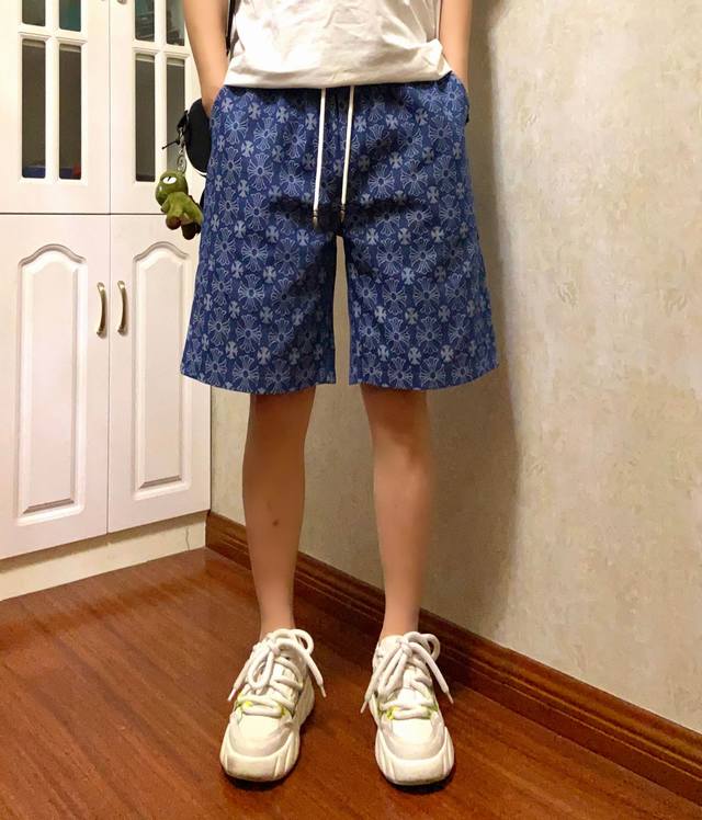 New High Quality Chrome Hearts Cross Jacquard Couple Denim Shorts Loose Version