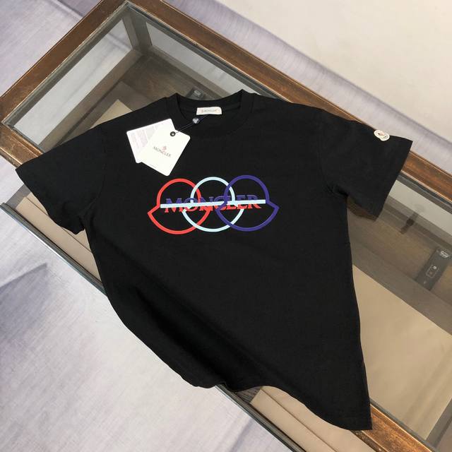 mon*Cler Latest Couple Short-Sleeved T-Shirt From Moncler. Contrast Color Pri