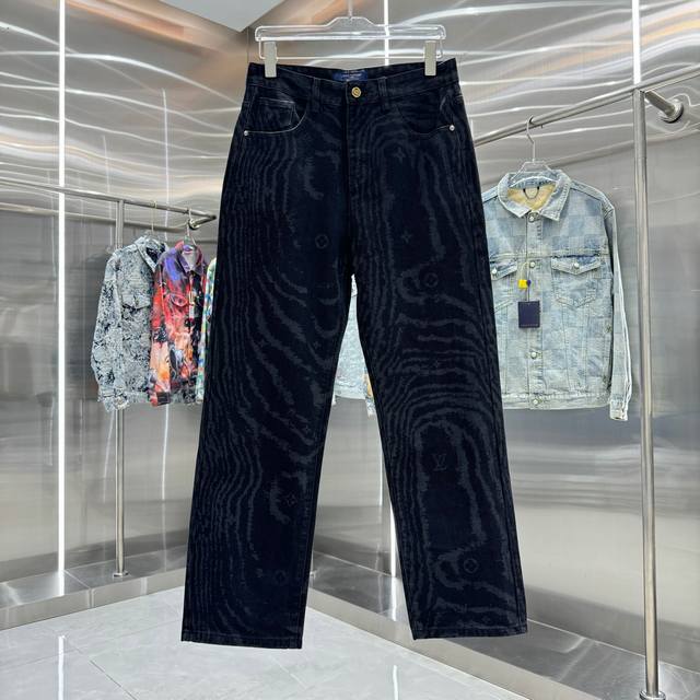 lv 25 New Arrival, All-Over Direct-Sprayed Letter Jeans, Latest Brand Leather