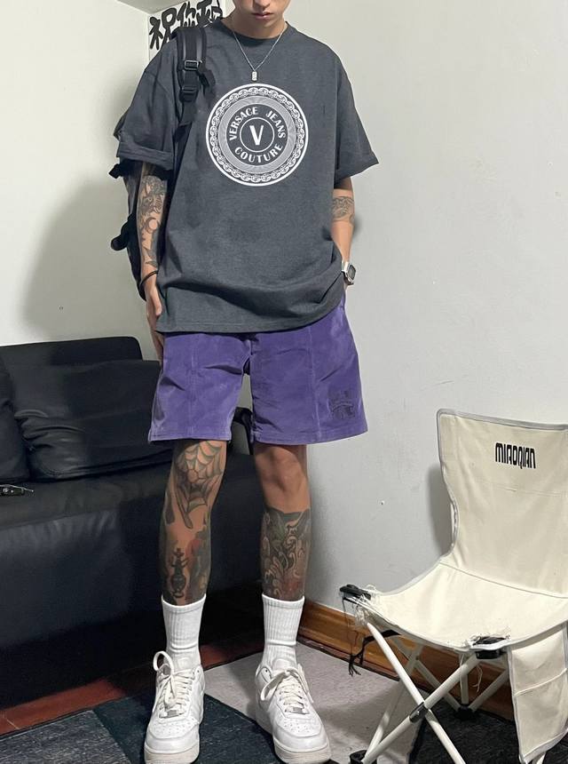 The New Versace Classic Short-Sleeved T-Shirt With The Logo Is Transformed Into