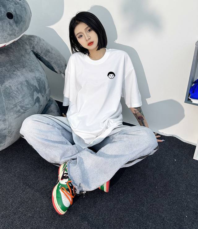New Nb New Couple Round Neck Short-Sleeved T-Shirt Is Super Eye-Catching The Col