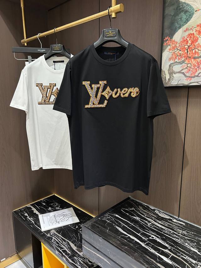 lv2025 New Spring And Summer Short-Sleeved Shirt. The Overall Color Is Bright