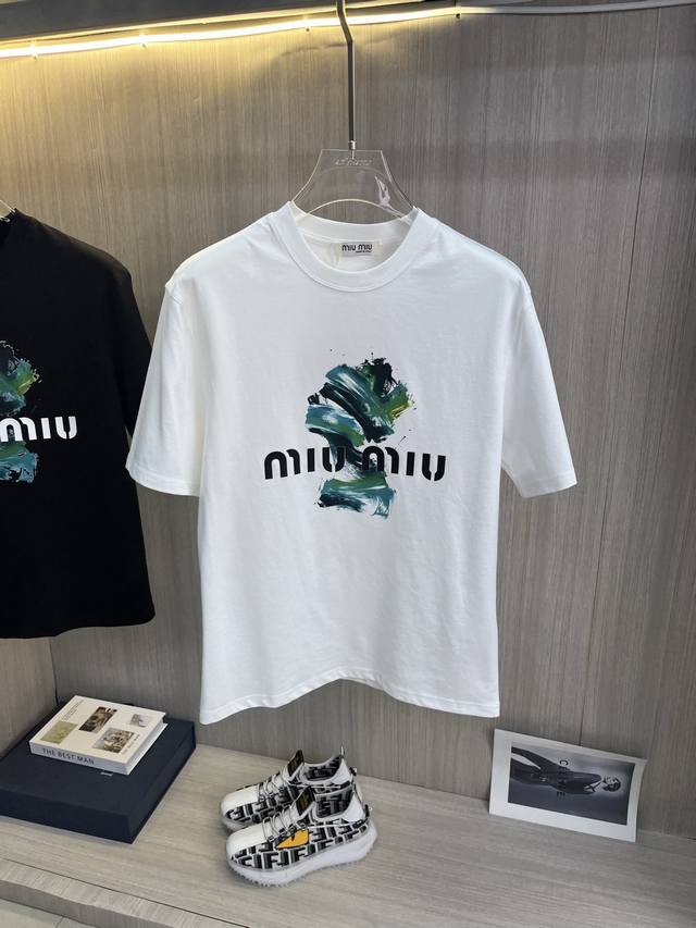 miu Miu 2025Ss Latest Short-Sleeved T-Shirt For Spring And Summer Is Out. 202