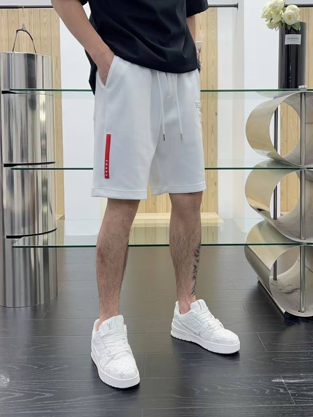 Prada Top Product 2025 Summer New Casual Shorts Are On Sale On The Official Webs