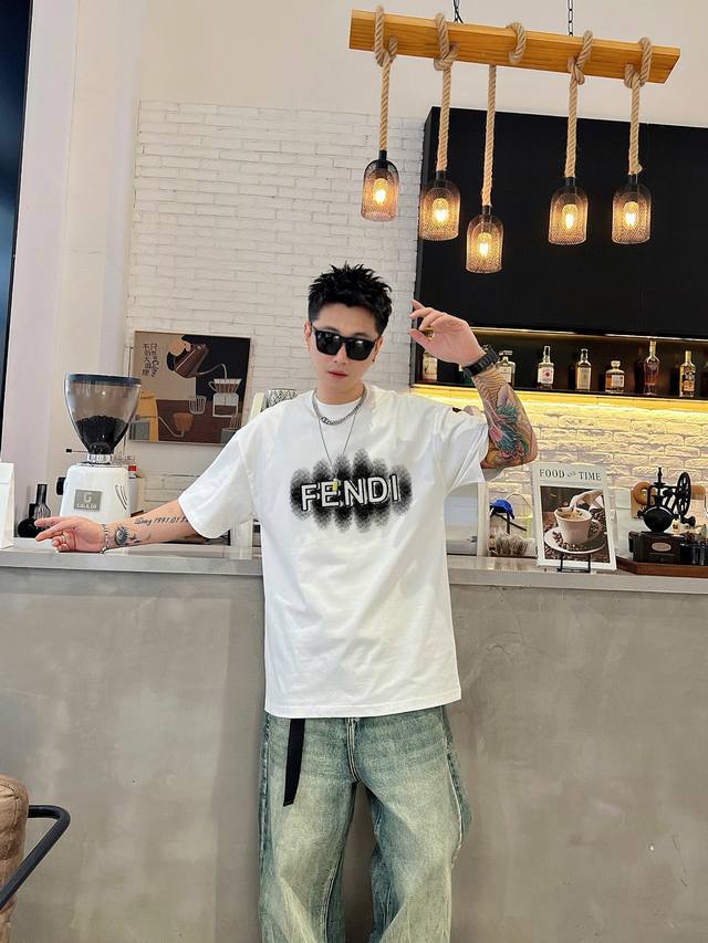 Fendi's New Letter Print Double-Layer Heavy-Duty Short-Sleeved T-Shirt. The Lett