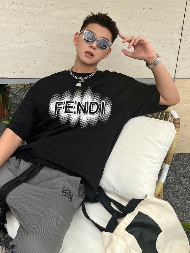 Fendi's New Letter Print Double-Layer Heavy-Duty Short-Sleeved T-Shirt. The Lett