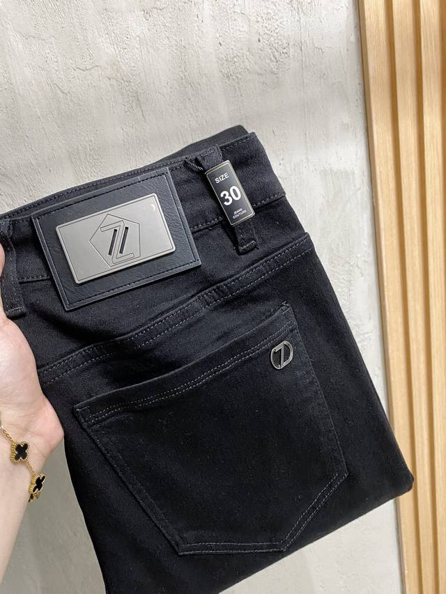 Zegna 2025 Spring And Summer Men's Washed Straight Jeans. Goods From Trading Com