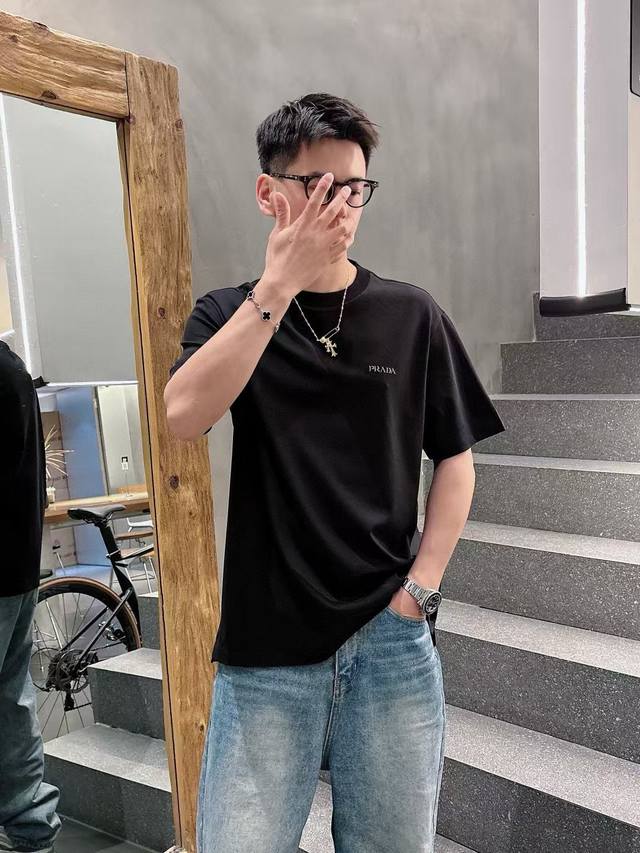 Prada Short-Sleeved Series Season 2025 Spring And Summer Color Black Ivory Graph